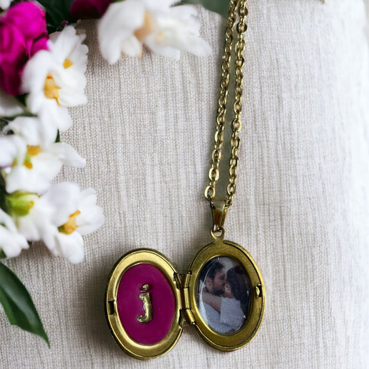 Ana - Relicário oval com fotografia
